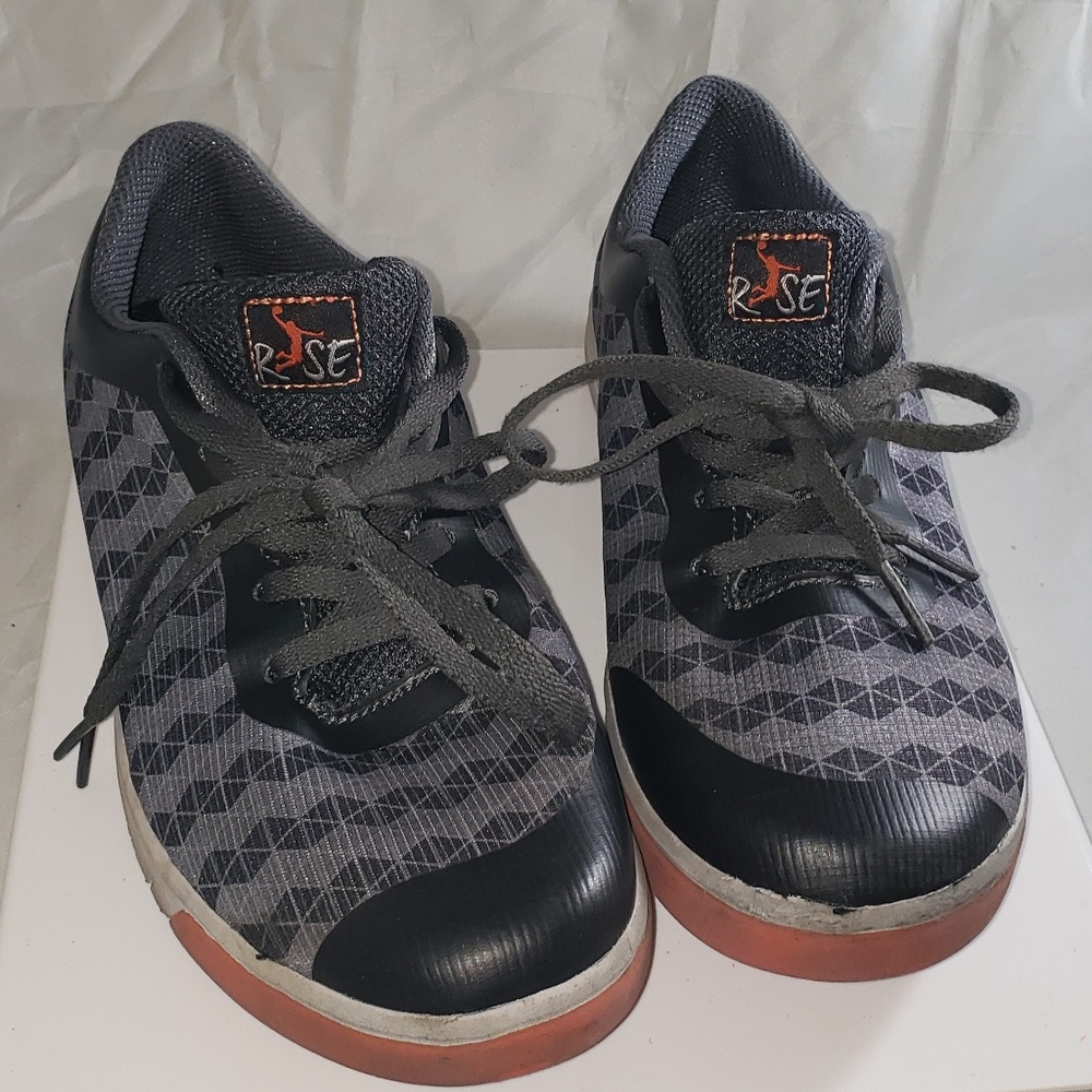 Rise size 5 boys sneakers